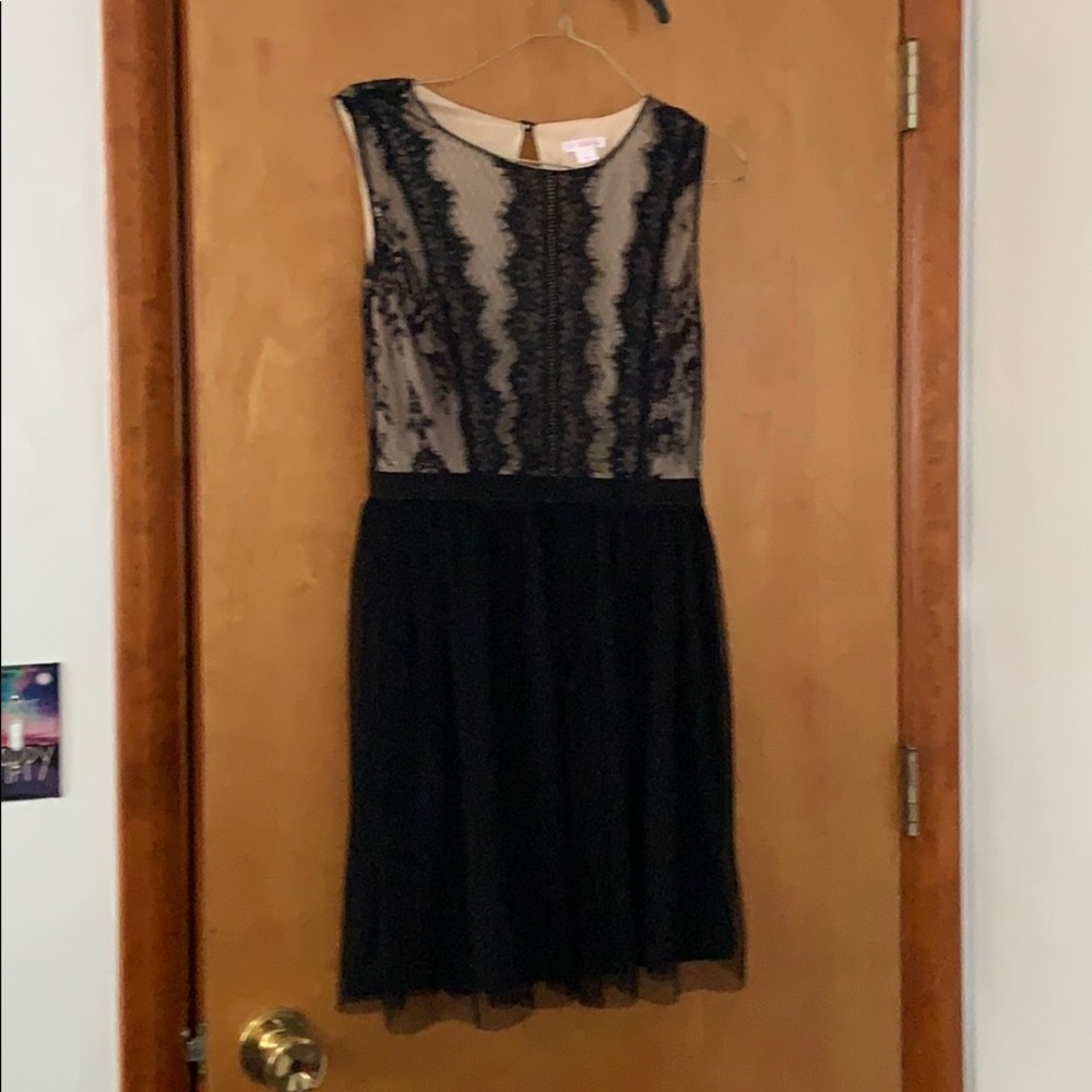 Dress. - Picture 2 of 6